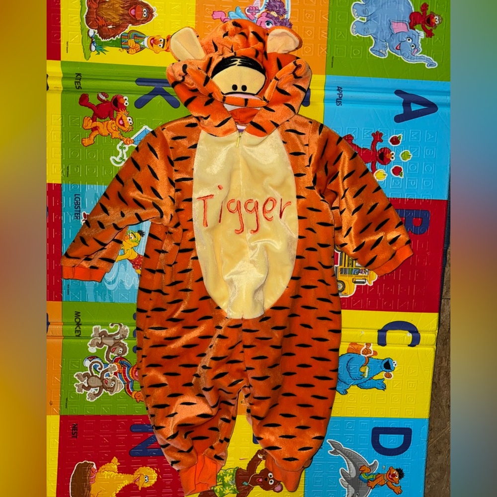 vintage kids y2k tigger outfit 12 months Winnie the Pooh